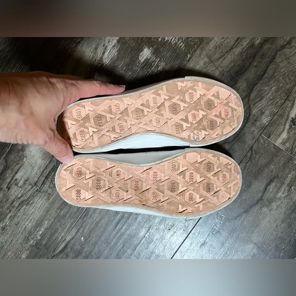 Bobs - Picture 7 of 8